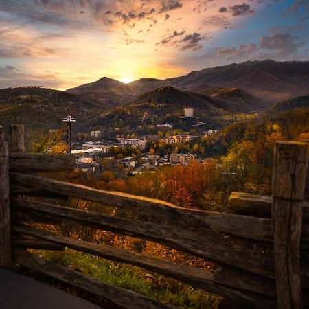 Smoky Mountain Gem Villa Gatlinburg Bagian luar foto