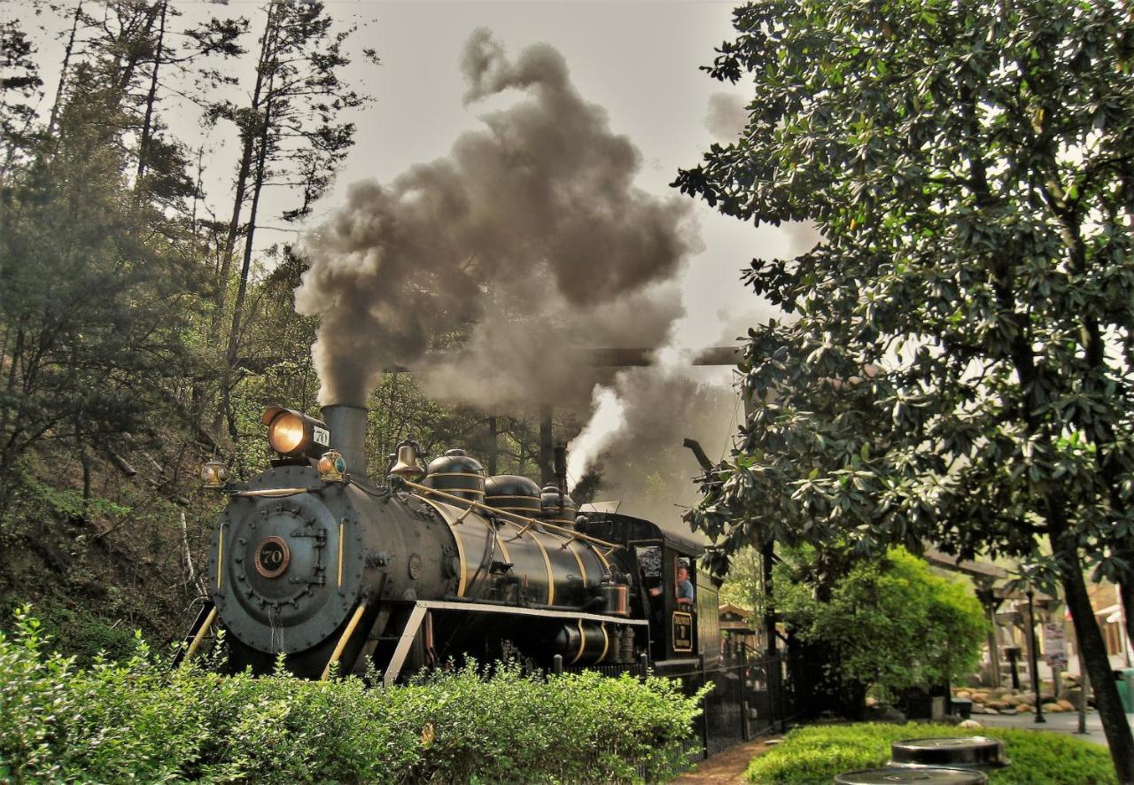 Smoky Mountain Gem Villa Gatlinburg Bagian luar foto